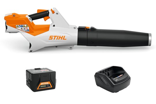 Stihl BGA 60 mit Akku AK 30 und Ladegerät AL 101